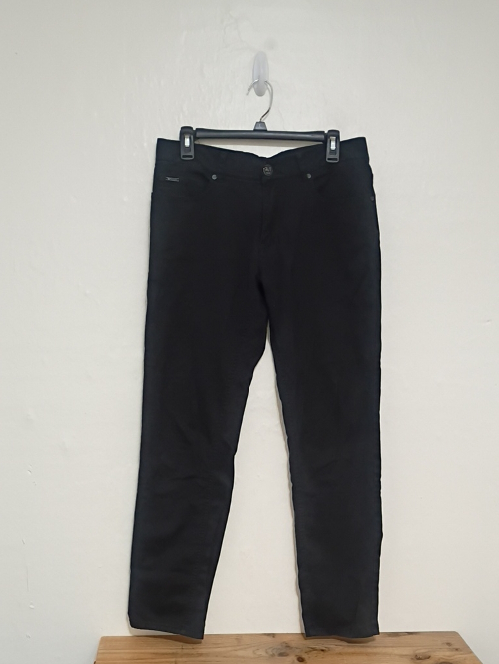 V 1969 Italia Abbigliamento Sportivo SRL Black Mid Rise Straight Jeans 30 30